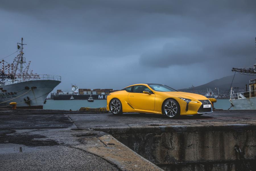  Lexus LC500 2017 года  (ZA) (фото 2 из 22)